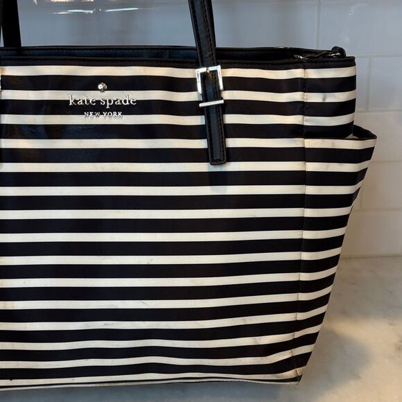 Kate Spade Watson Lane Betheny Baby Bag or Weekender Travel Bag - Picture 3 of 16